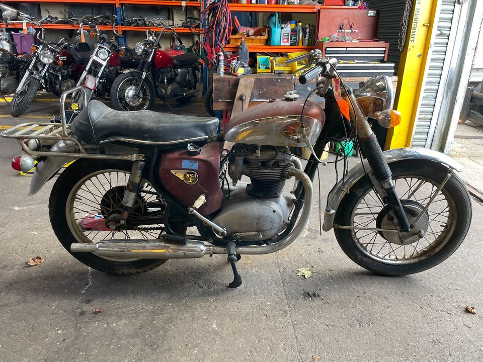 1965 BSA A50B Frame with a A65L 650cc Engine Project Barn Find