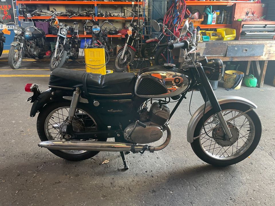 1965 Suzuki 150cc S32 Twin 2 Stroke