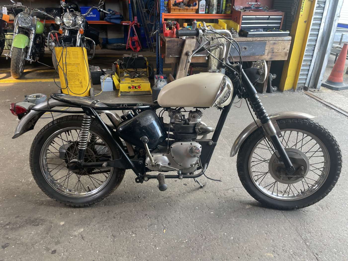 1969-Triumph-T100c-Tiger-Trophy-500cc-Project-Barn-Find-Ref1625