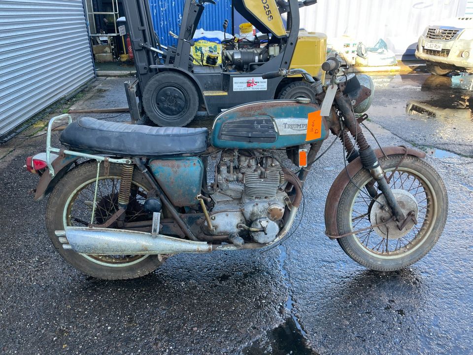 1969 Triumph Trident T150T 750cc Barn Find Project