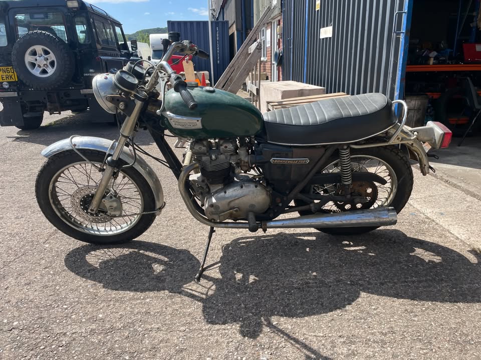 1976 Triumph Bonneville T140V 750cc Barn Find Project Ref-1553