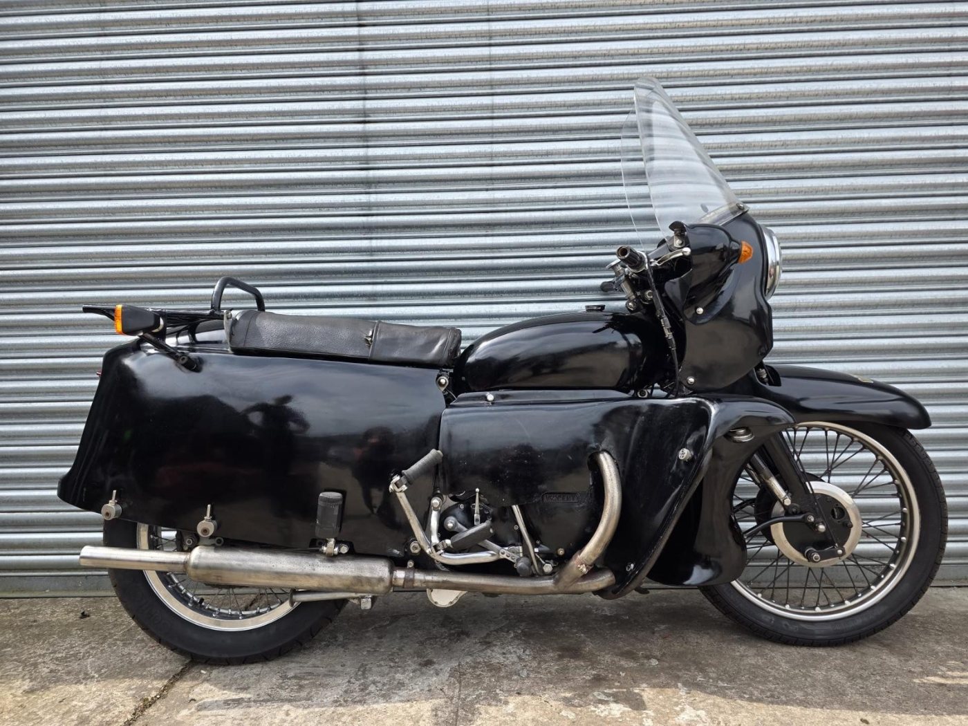 1957 HRD VINCENT HRD RAPIDE BLACK KNIGHT 1000 RUNNING BARN FIND OFFERS PX COMET BSA Barn Find