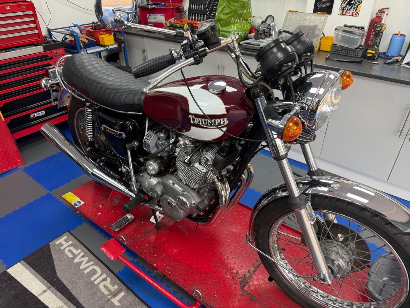 1975 Triumph T160