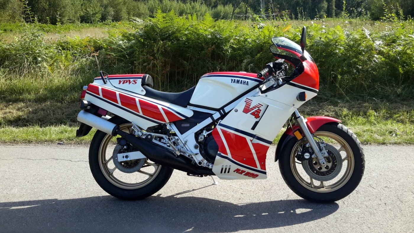 1985 Yamaha RZ500